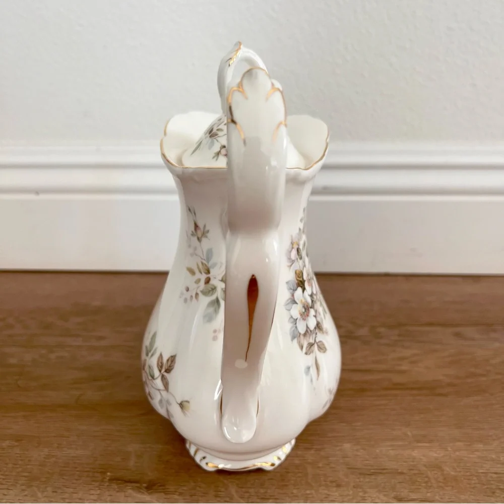 Royal Albert Haworth Coffee Or Tea Pot W/ Lid‎ Bone China England Beautiful Mint